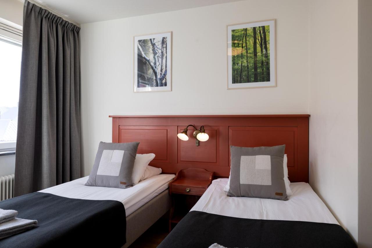 Hotel Bishops Arms Мора Екстериор снимка