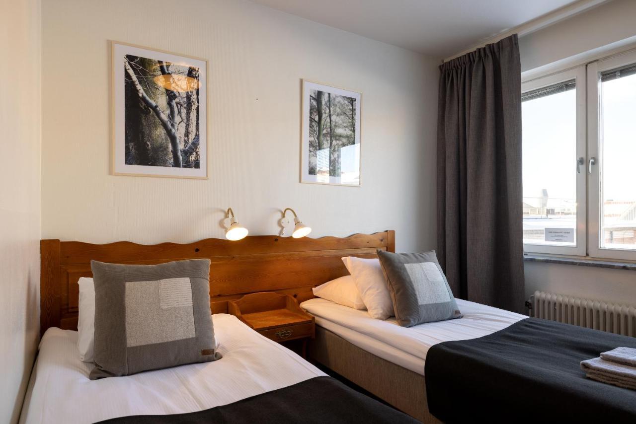 Hotel Bishops Arms Мора Екстериор снимка