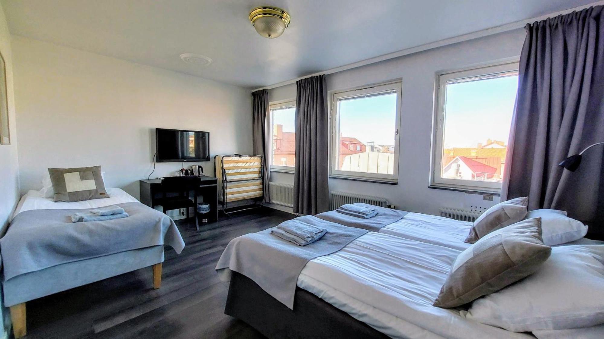 Hotel Bishops Arms Мора Екстериор снимка