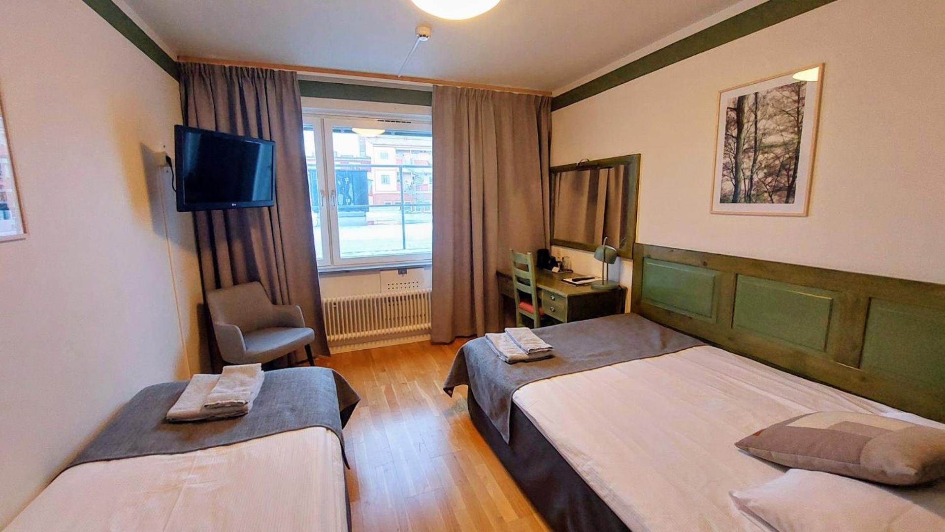 Hotel Bishops Arms Мора Екстериор снимка